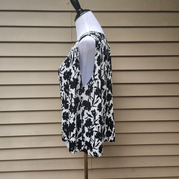 Joie Relaxed Fit Pleated Blouse Floral Print Black White Accordion Loose Boxy - Picture 8 of 13